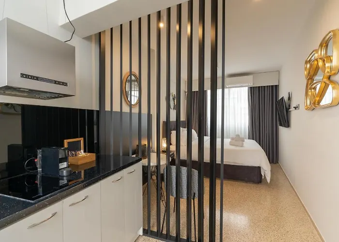 Dema Luxury Suites - Perikleous E8