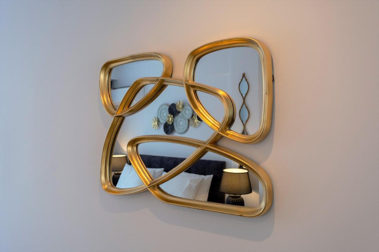 Dema Luxury - Perikleous E8 * Athens